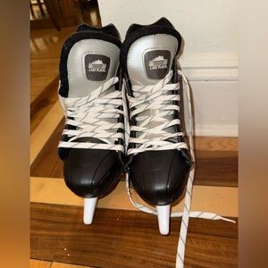 Youth Lake Placed Wizard 400 skates